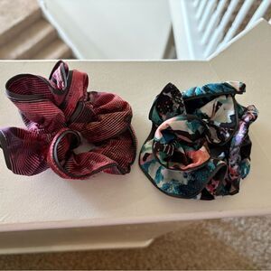 Lululemon hair tie (2)
